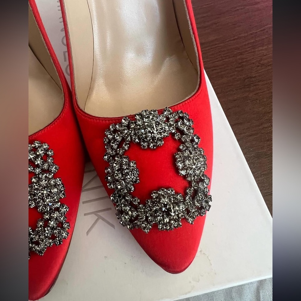 Manolo Blahnik Hangisi 105 Satin Pumps - Picture 5 of 6